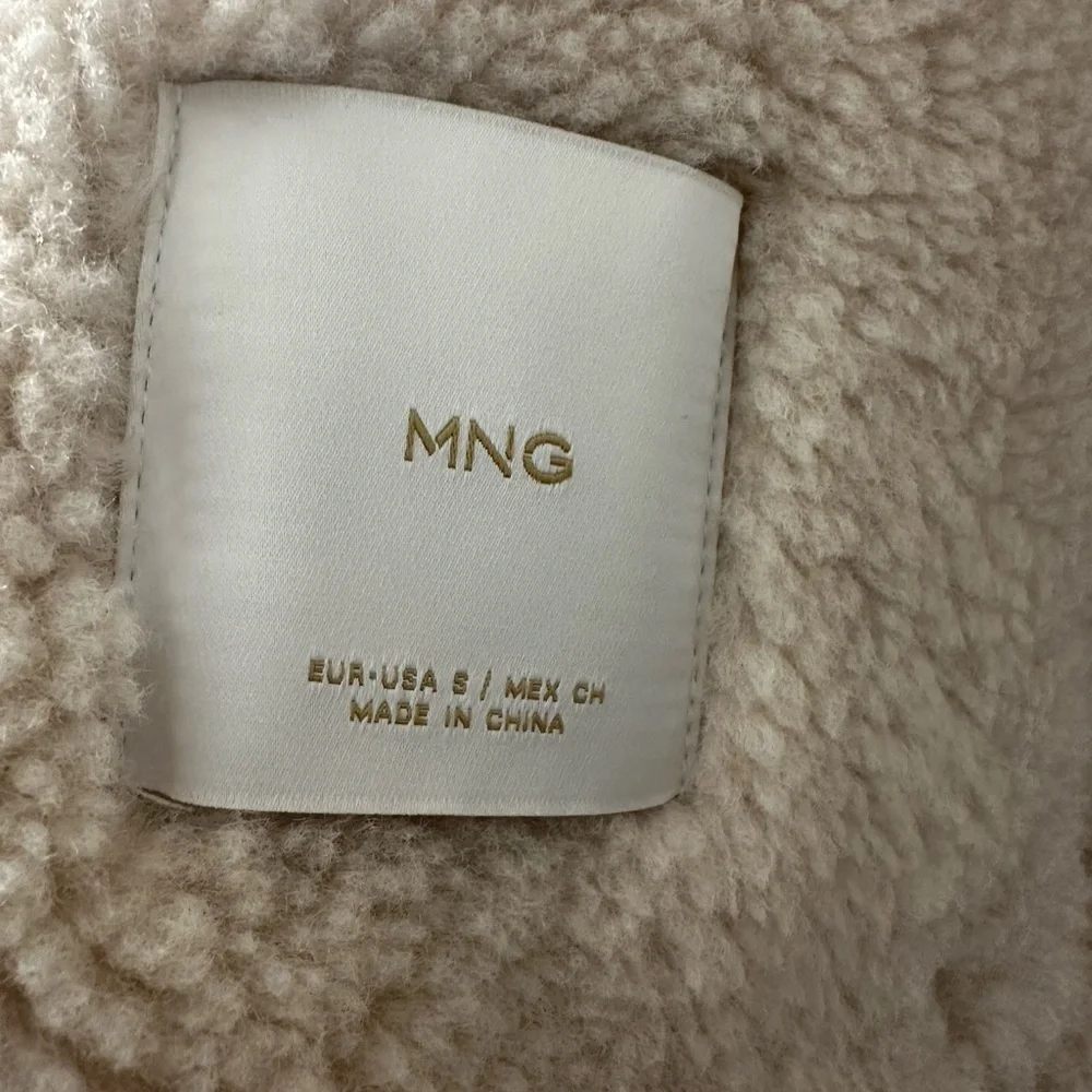 NWOT! MANGO Faux Shearling Zipper oversized turtleneck Coat Small Cream/Beige - Picture 8 of 8